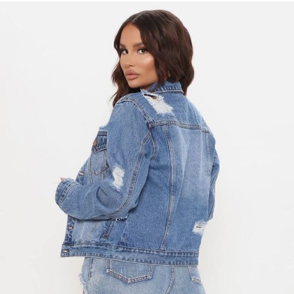 Fashion Nova Distressed Dark Wash Jean Jacket Size XS - Picture 2 of 10